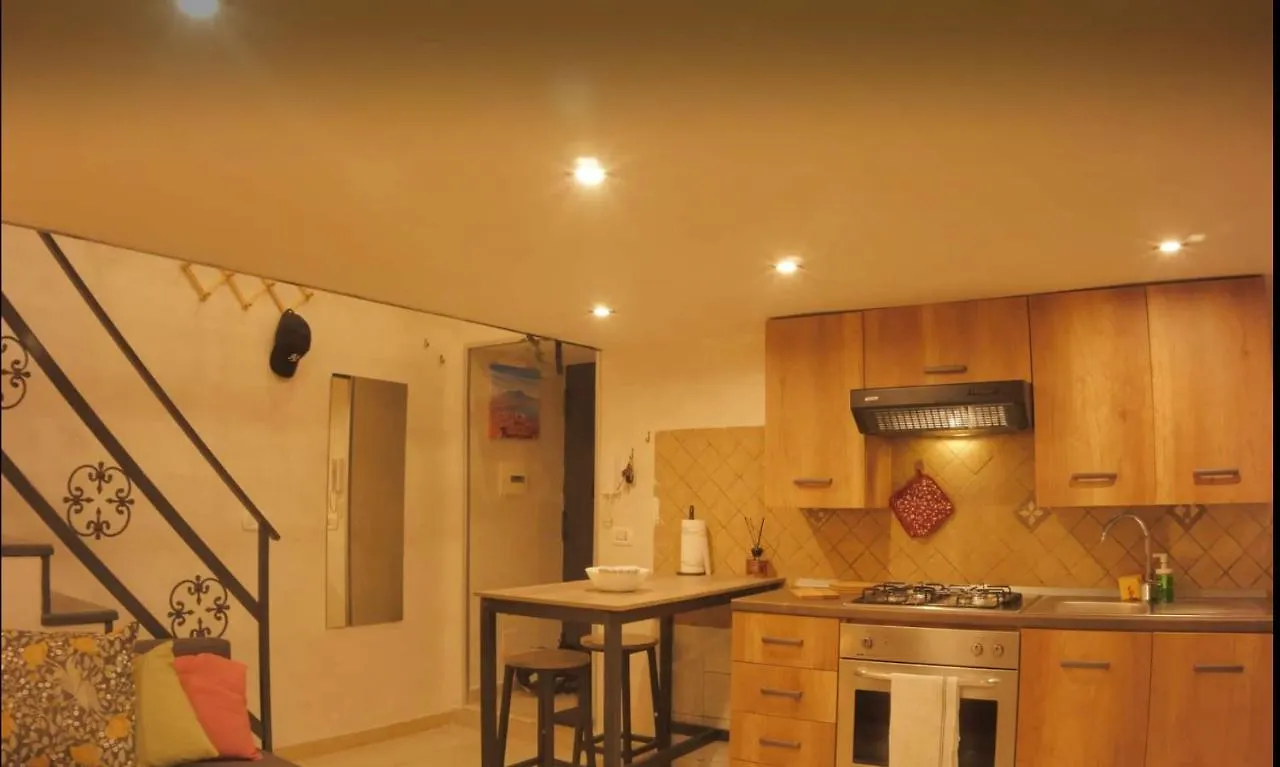 Casina A Pizzofalcone 93 Apartment Naples Italy