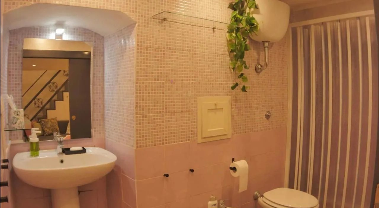Casina A Pizzofalcone 93 Apartment Naples 0*,